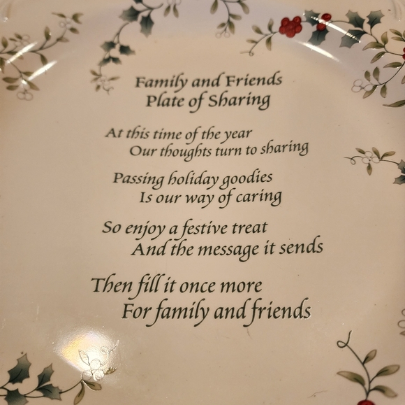 Pfaltzgraff Friends And Family Sharing Plate, Winterberry - Picture 4 of 6
